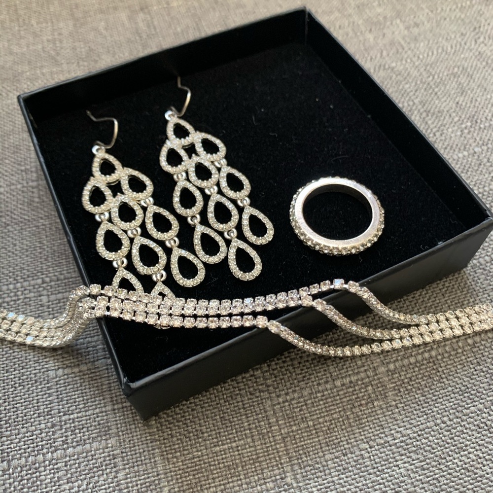 Jewelry Set - Picture 5 of 6
